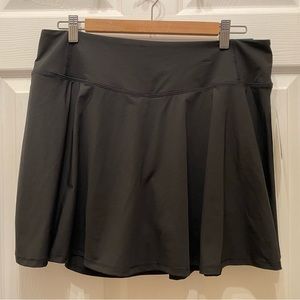 DSG Black performance Mid Rise Skort women’s large NWT